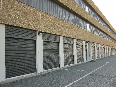 Uncle Bob's - 300 Allwood Rd. - Photo 4