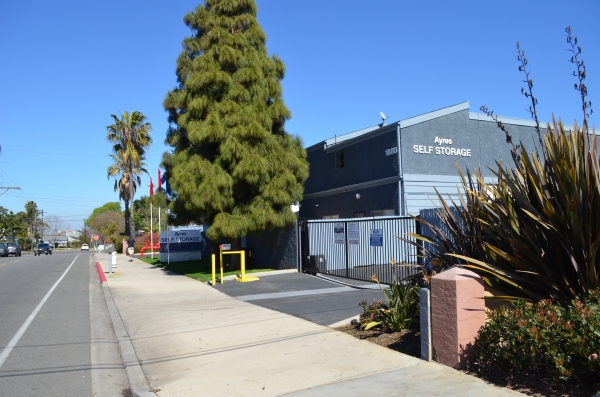 Ayres Self Storage - Costa Mesa - Photo 6