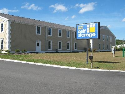 Uncle Bob's Self Storage - East Greenwich - S County Trl - Photo 1