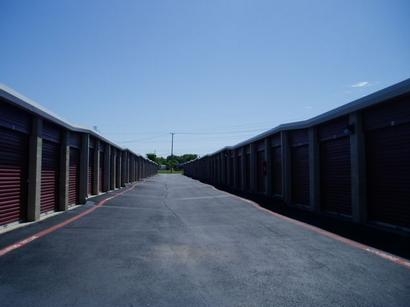 Uncle Bob's Self Storage - Fort Worth - 6050 Granbury Rd - Photo 3