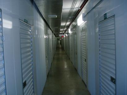 Uncle Bob's Self Storage - Columbus - 851 W Henderson Rd - Photo 4