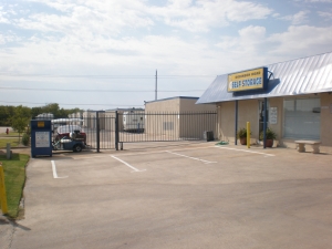 Robinson Rd Self Storage - Photo 2