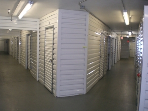 Signal Hill Self Storage - Photo 4