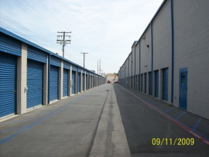 US Storage Centers - Stanton - Photo 10
