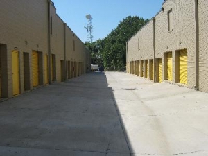 Uncle Bob's Self Storage - Alexandria - Photo 4