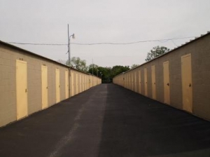 Uncle Bob's Self Storage - San Antonio - 3343 SW Military Dr - Photo 3