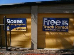 Uncle Bob's Self Storage - Tampa - 6010 E Hillsborough Ave - Photo 6