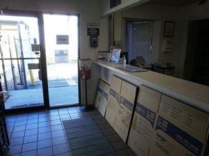 Uncle Bob's Self Storage - Tampa - 6010 E Hillsborough Ave - Photo 7
