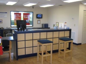 Uncle Bob's Self Storage - Tampa - 6010 E Hillsborough Ave - Photo 8