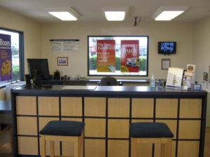 Uncle Bob's Self Storage - Tampa - 6010 E Hillsborough Ave - Photo 12