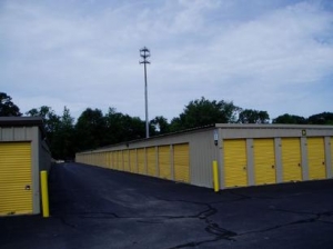 Uncle Bob's Self Storage - East Greenwich - 2771 S County Trl - Photo 4