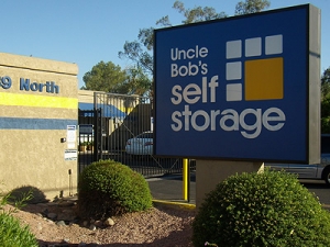 Uncle Bob's Self Storage - Mesa - 139 N Greenfield Rd - Photo 1