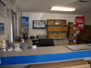 Uncle Bob's Self Storage - Mesa - 139 N Greenfield Rd - Photo 3