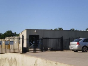 Uncle Bob's Self Storage - Austin - 8227 N Lamar Blvd - Photo 1
