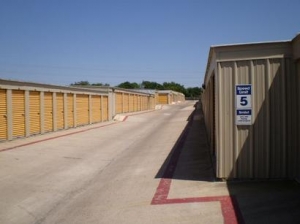 Uncle Bob's Self Storage - Austin - 6509 S 1st St - Photo 3