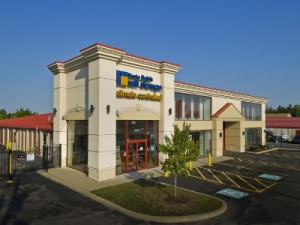 Uncle Bob's Self Storage - West Seneca - 2802 Transit Rd - Photo 1