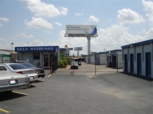 Your Storage Place - Houston - Gulf Fwy - Photo 4